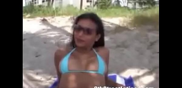  Vanessa in video  Pulling strings - 8th Street Latinas